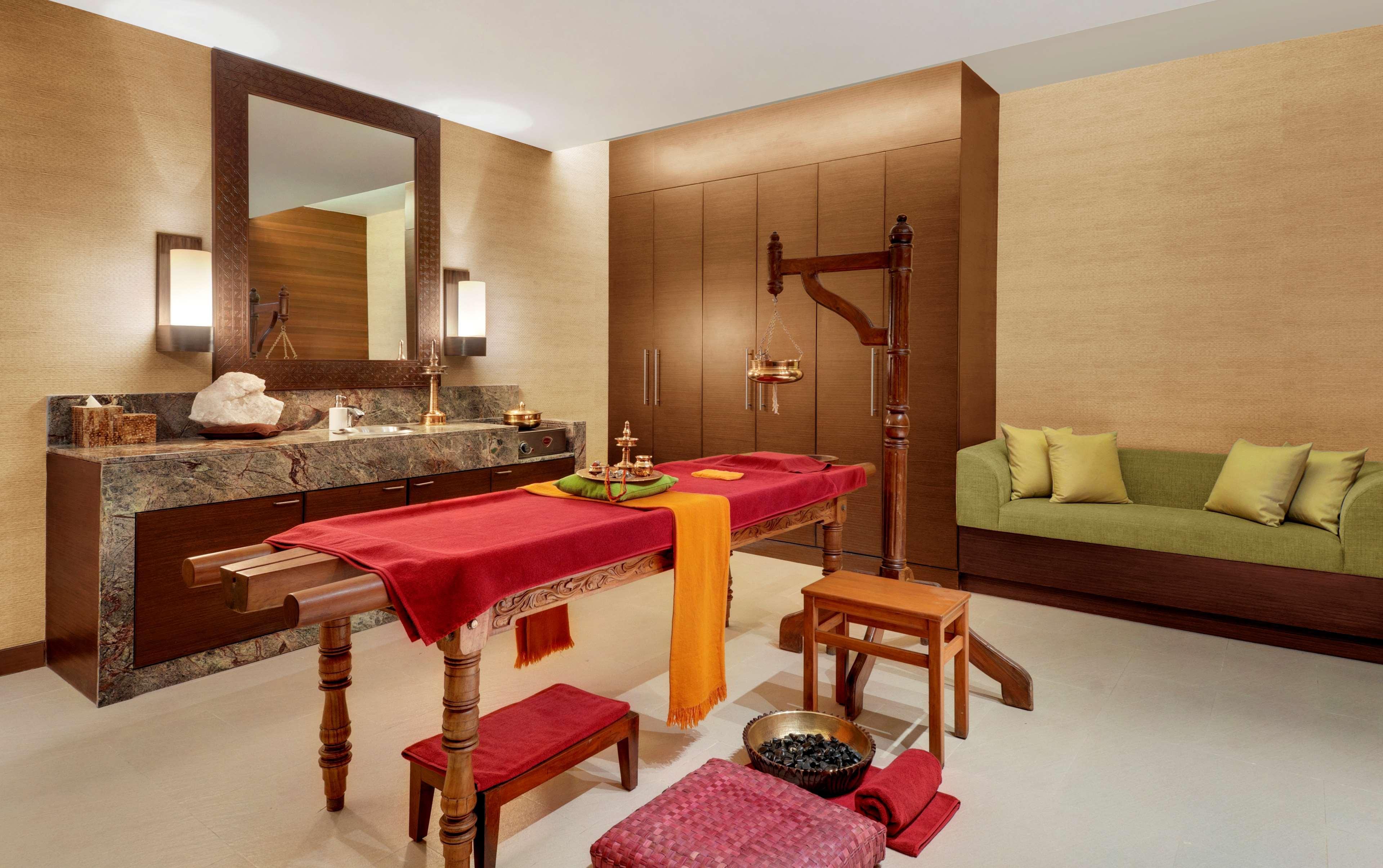 Hyatt פונה מראה חיצוני תמונה Ayurvedic massage room