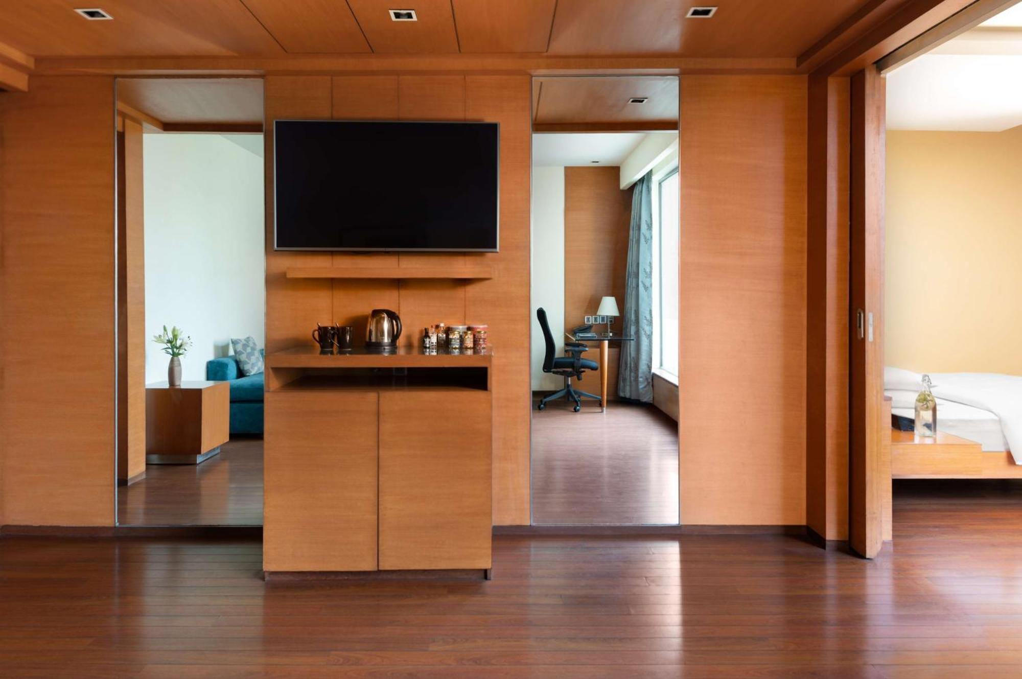 Hyatt פונה מראה חיצוני תמונה Suite at the Park, Hyderabad