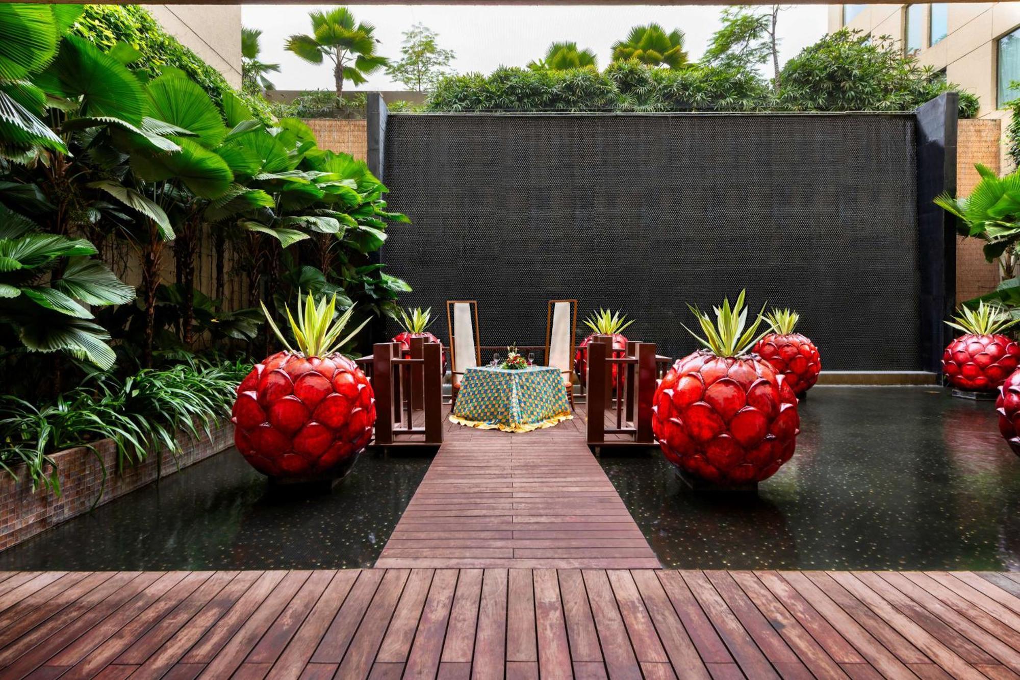Hyatt פונה מראה חיצוני תמונה The water feature at the entrance of the hotel