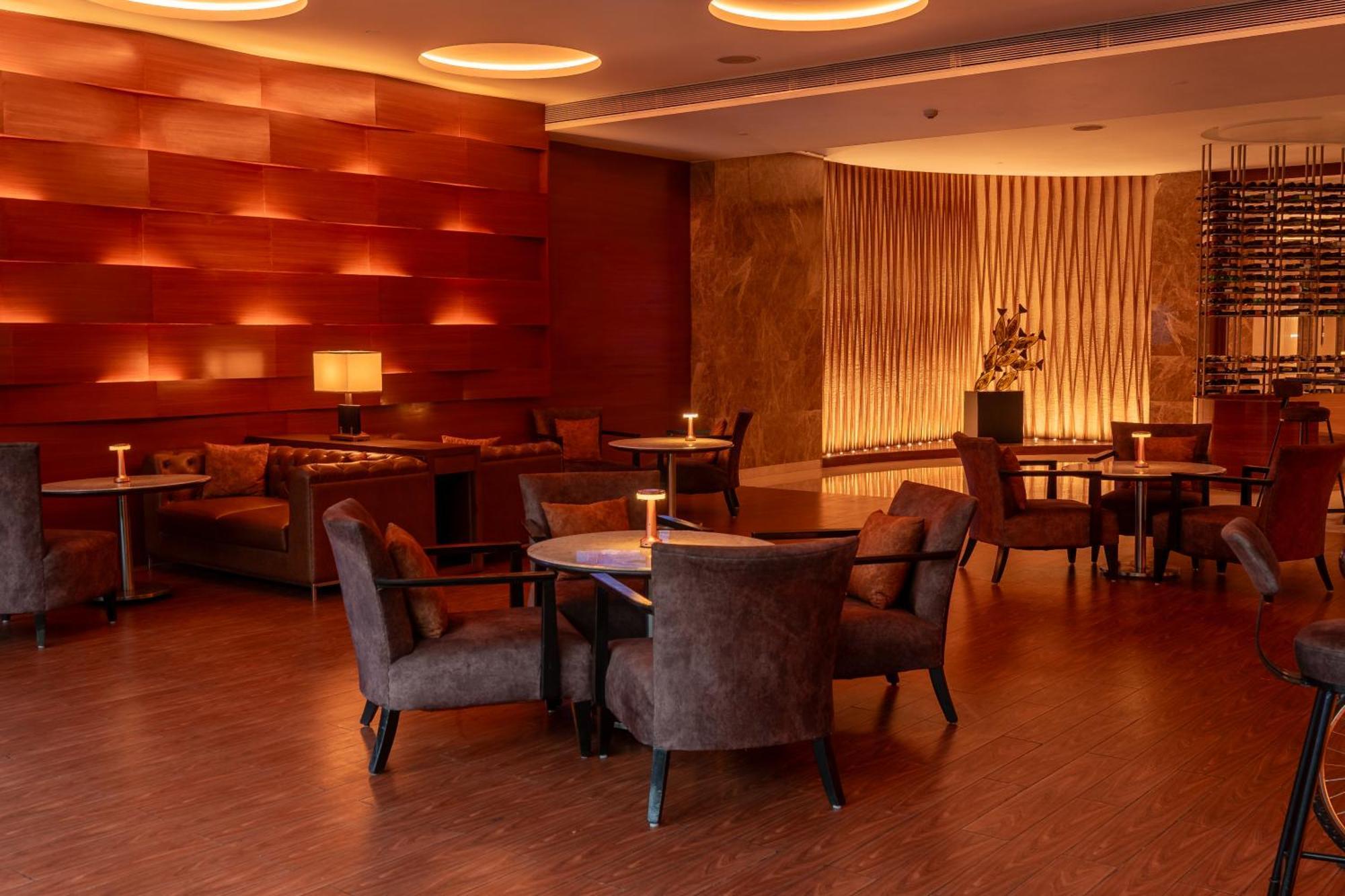 Hyatt פונה מראה חיצוני תמונה The lounge at the airport