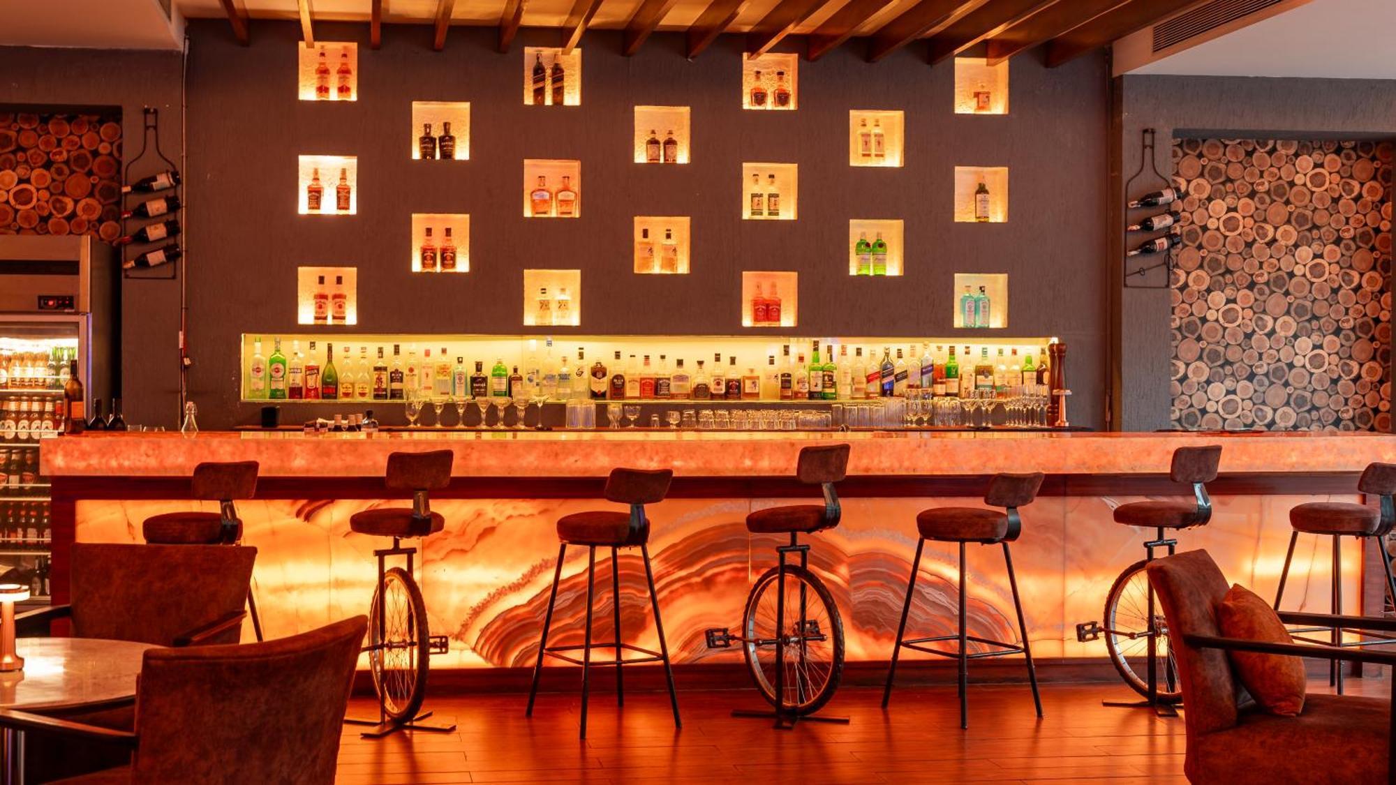 Hyatt פונה מראה חיצוני תמונה The bar at the 101 bar