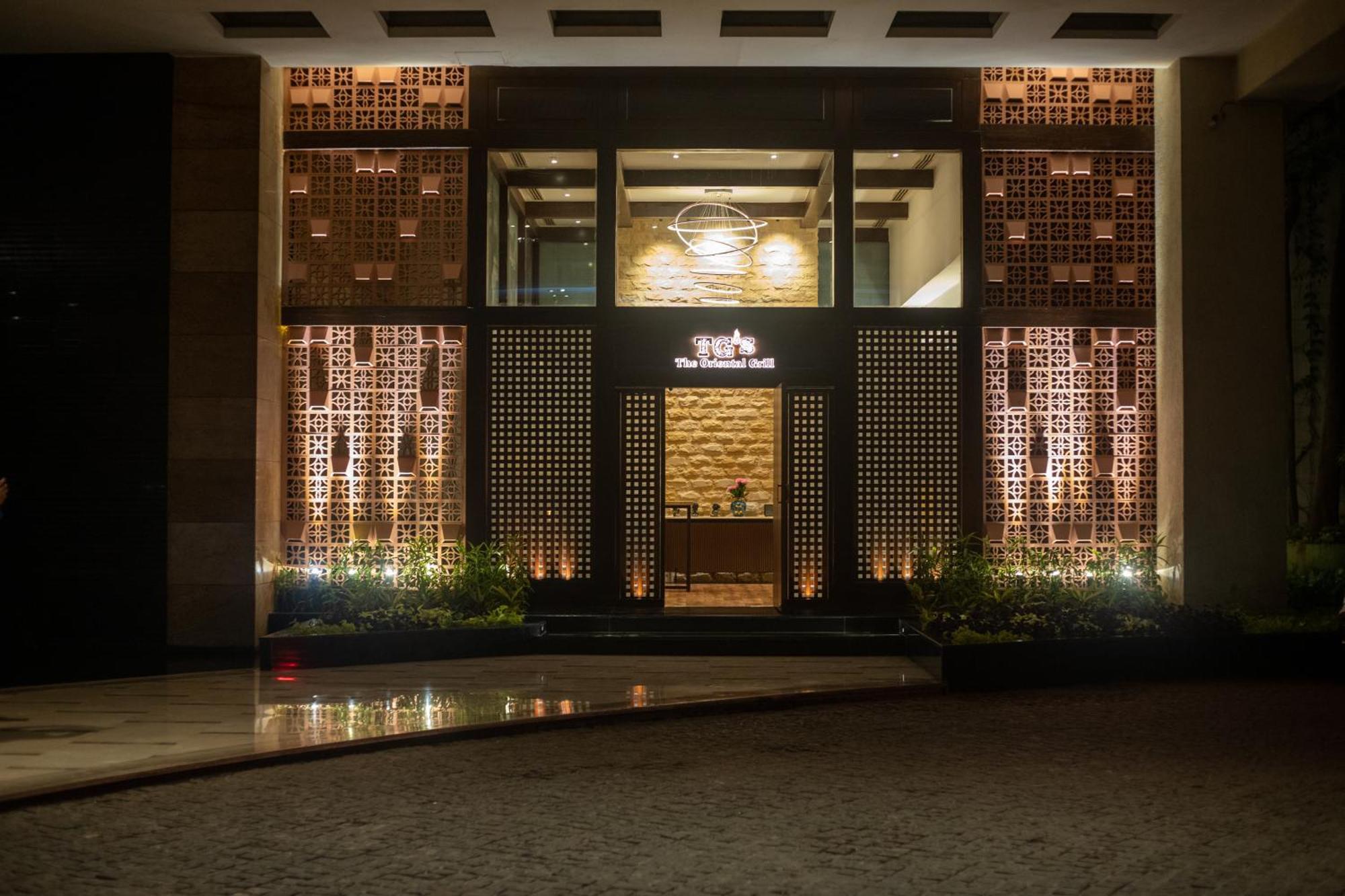 Hyatt פונה מראה חיצוני תמונה The Oberoi, Mumbai