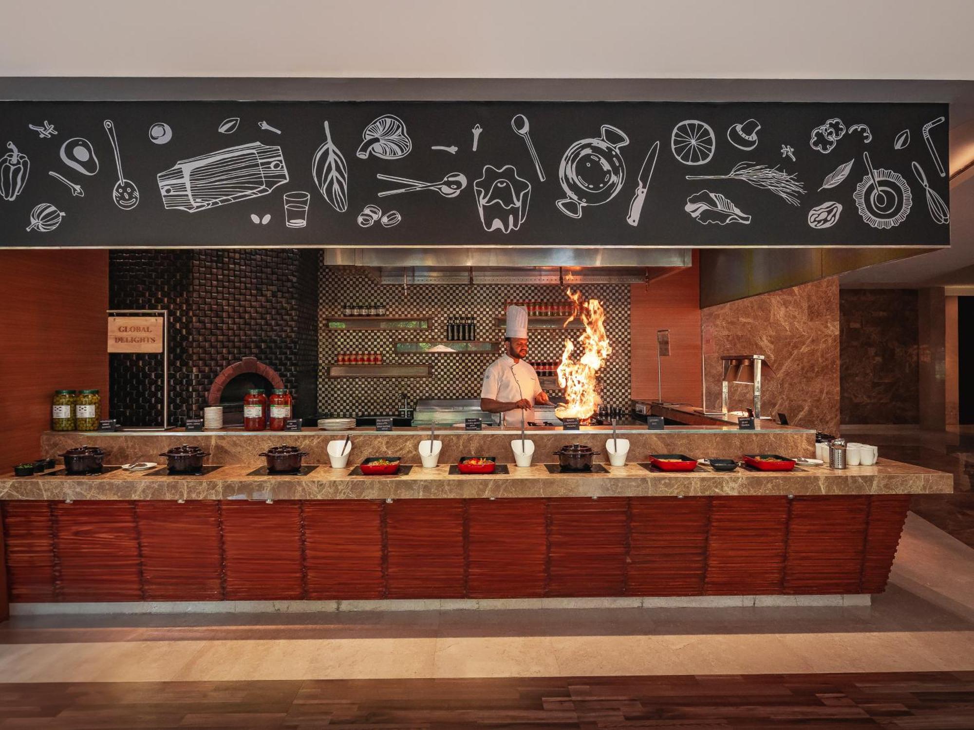 Hyatt פונה מראה חיצוני תמונה Live Kitchen at The Park, Hyderabad